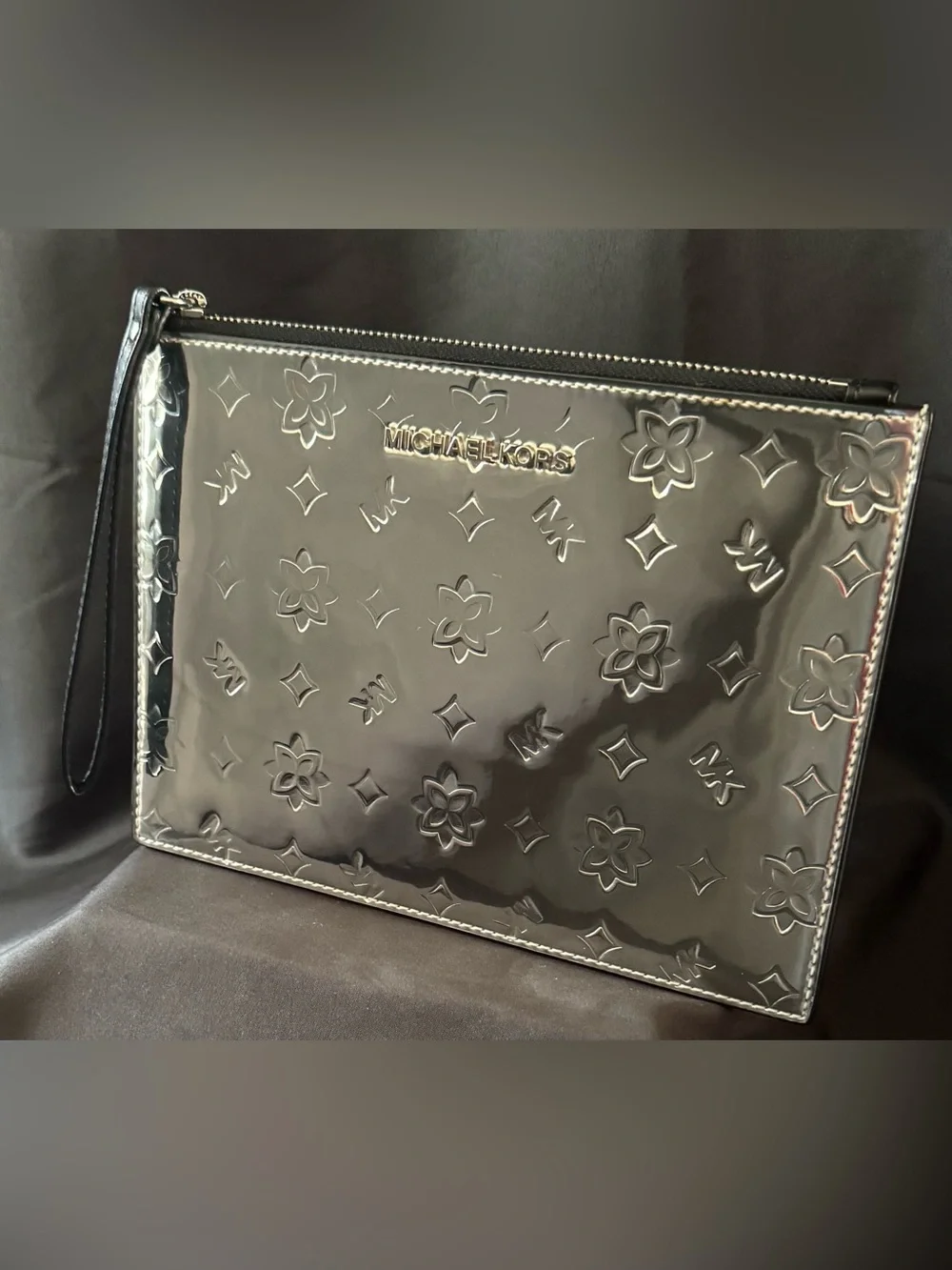 Michael Kors Jet Set Travel Metallic Silver XL Zip Clutch Wristlet